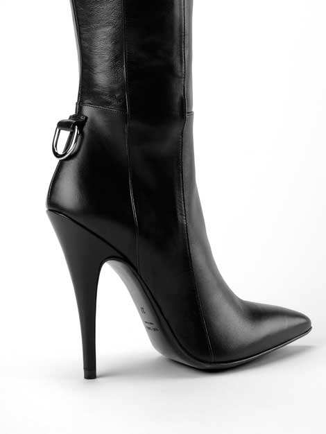 The Absolutely Boot accessories can be removed, and the boots worn as a classic high-heel thigh boot