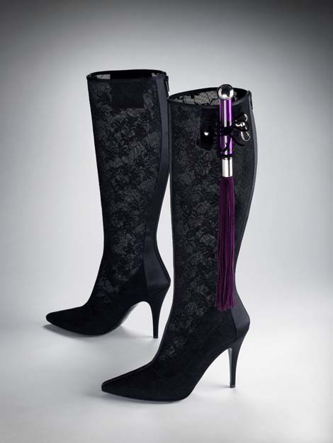 Our trasparent bedroom boot can carry vibrators, whips and bedroom handcuffs