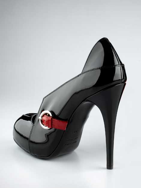 Super glossy LNY sandal in patent black Italian leather